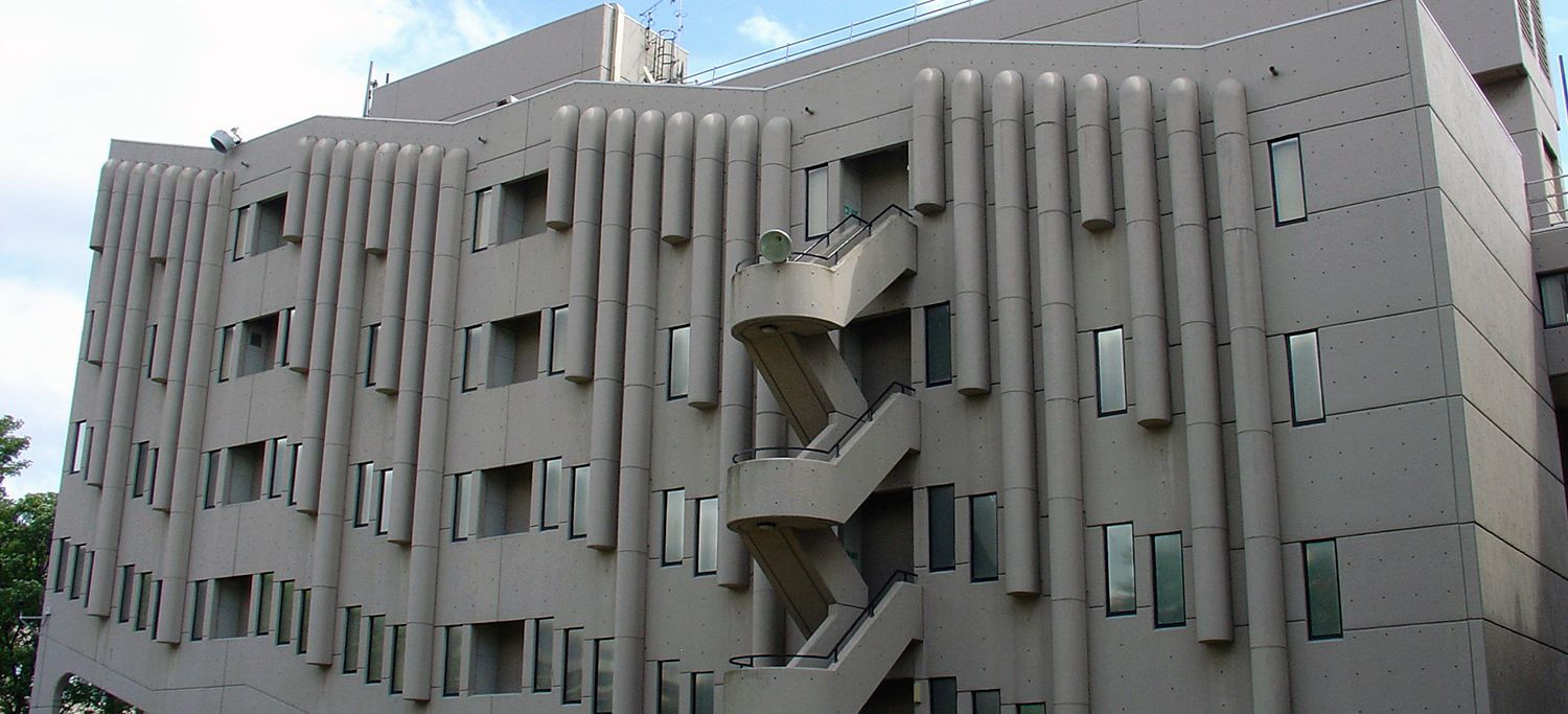 Exterior of the Roger Stevens Lecture Theatre at Leeds