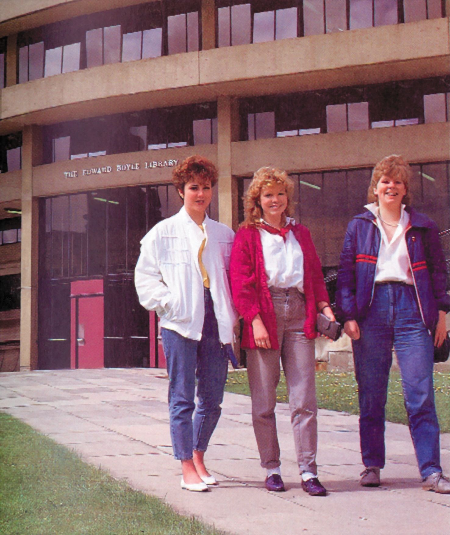 Students with Edward Boyle Library 1988