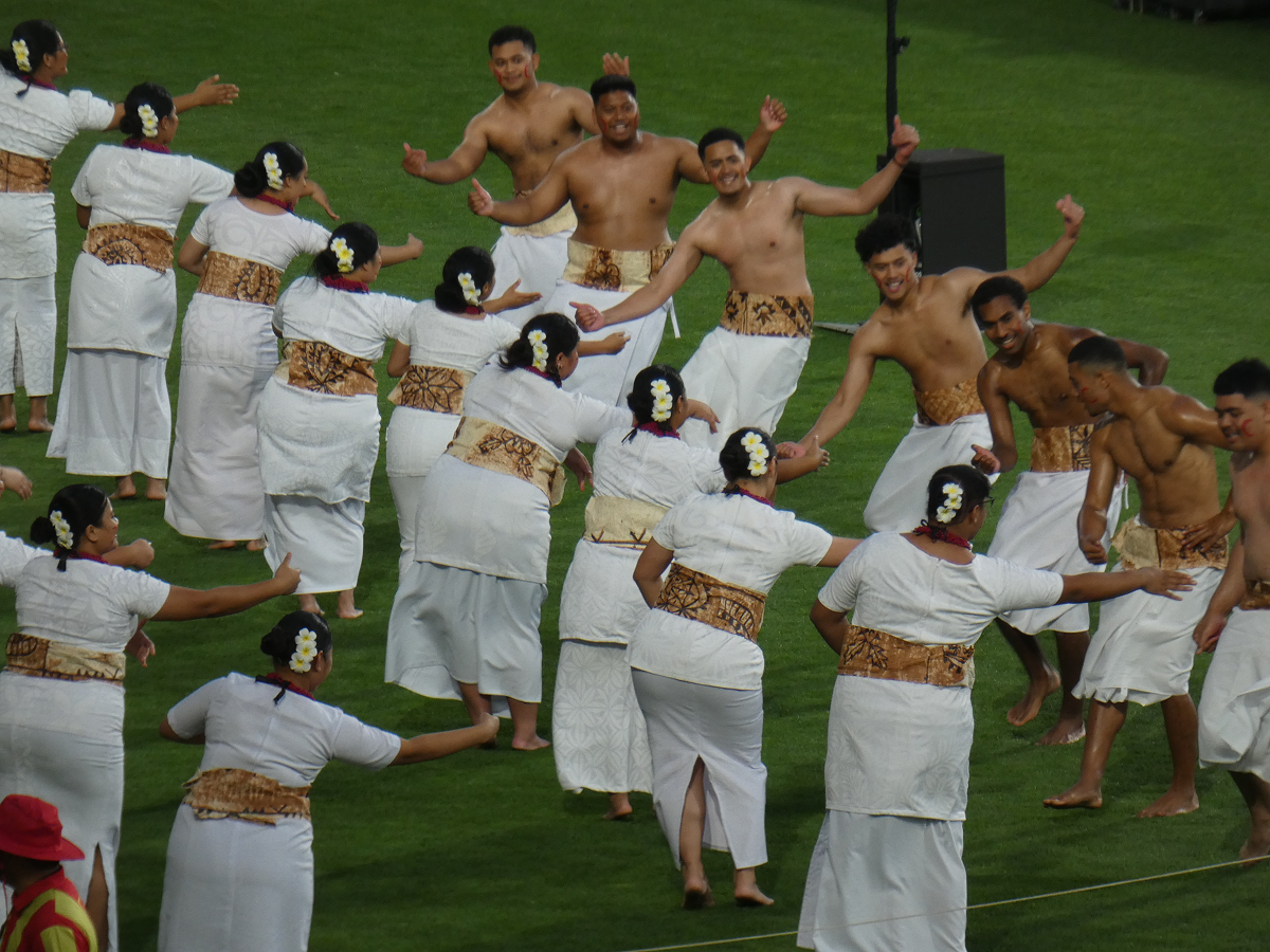 Maori dancers in traditional dress
